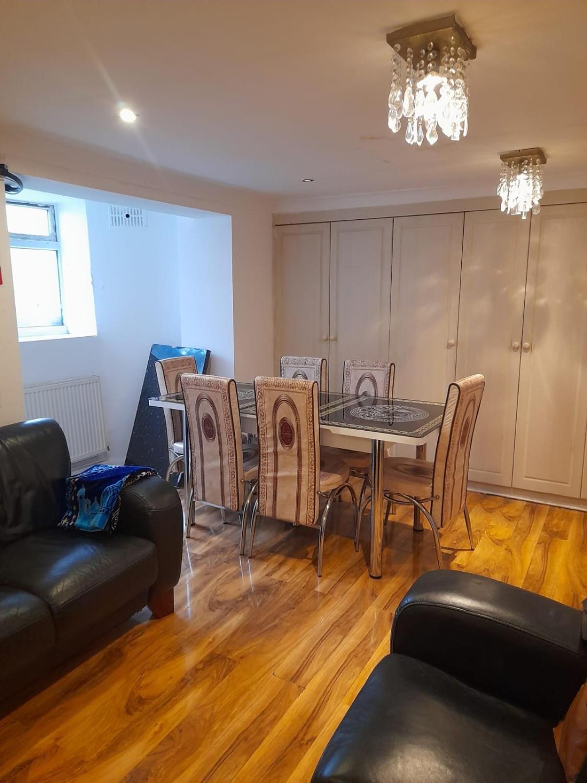 Rayan'S Lodge Stratford London Bagian luar foto