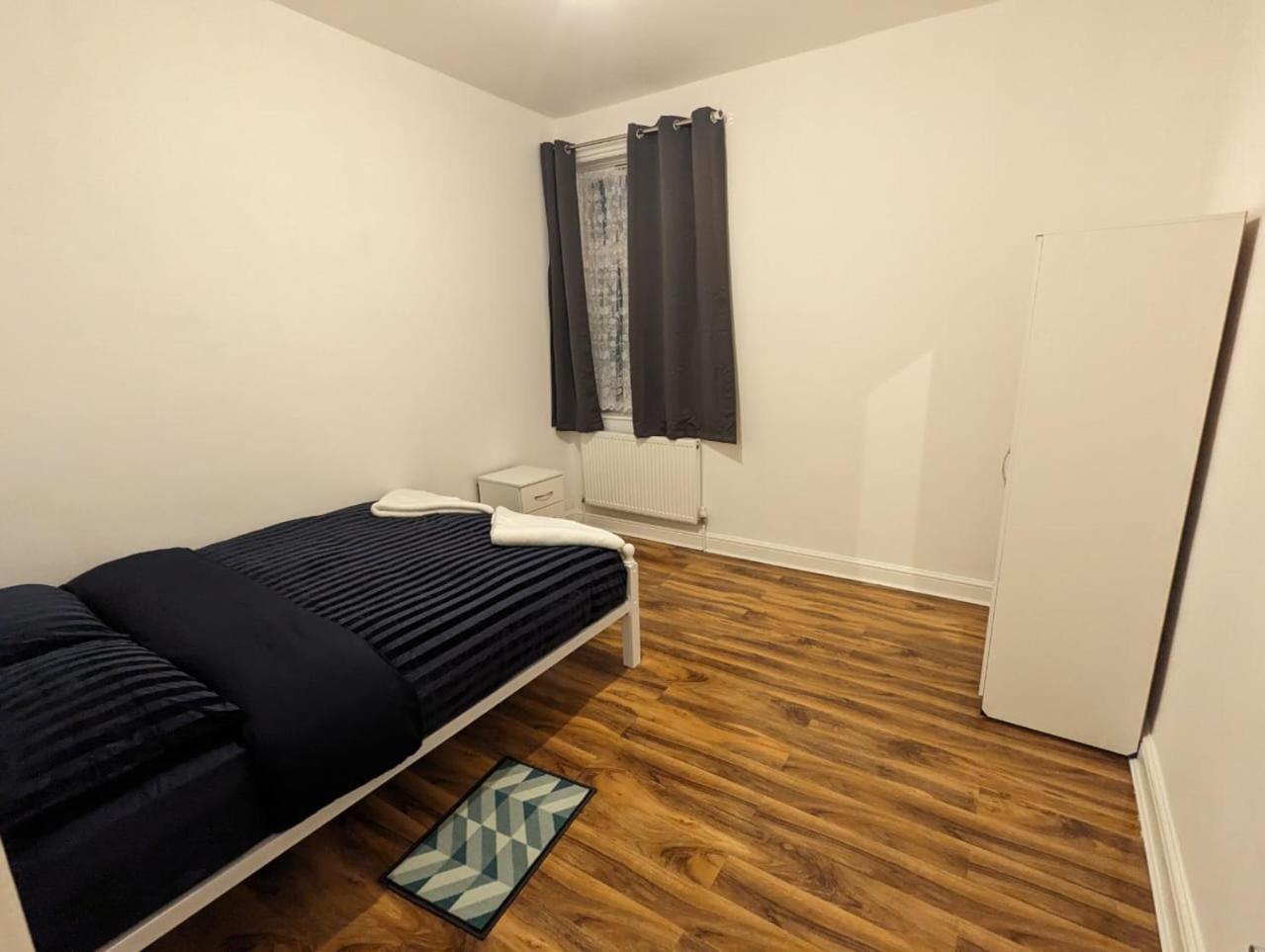 Rayan'S Lodge Stratford London Bagian luar foto