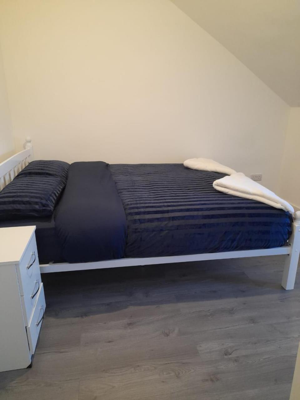 Rayan'S Lodge Stratford London Bagian luar foto