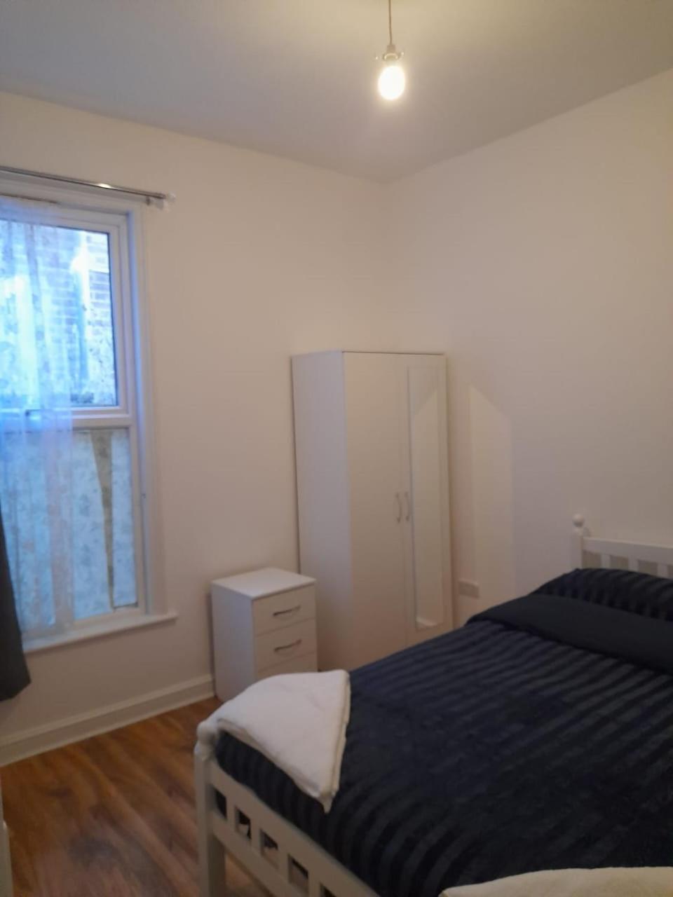 Rayan'S Lodge Stratford London Bagian luar foto