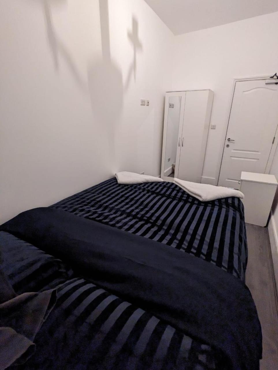 Rayan'S Lodge Stratford London Bagian luar foto