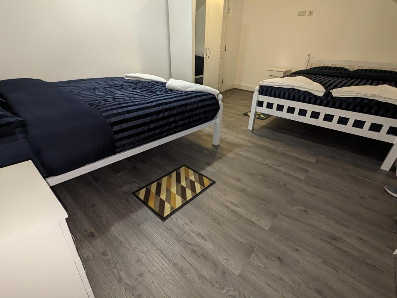 Rayan'S Lodge Stratford London Bagian luar foto