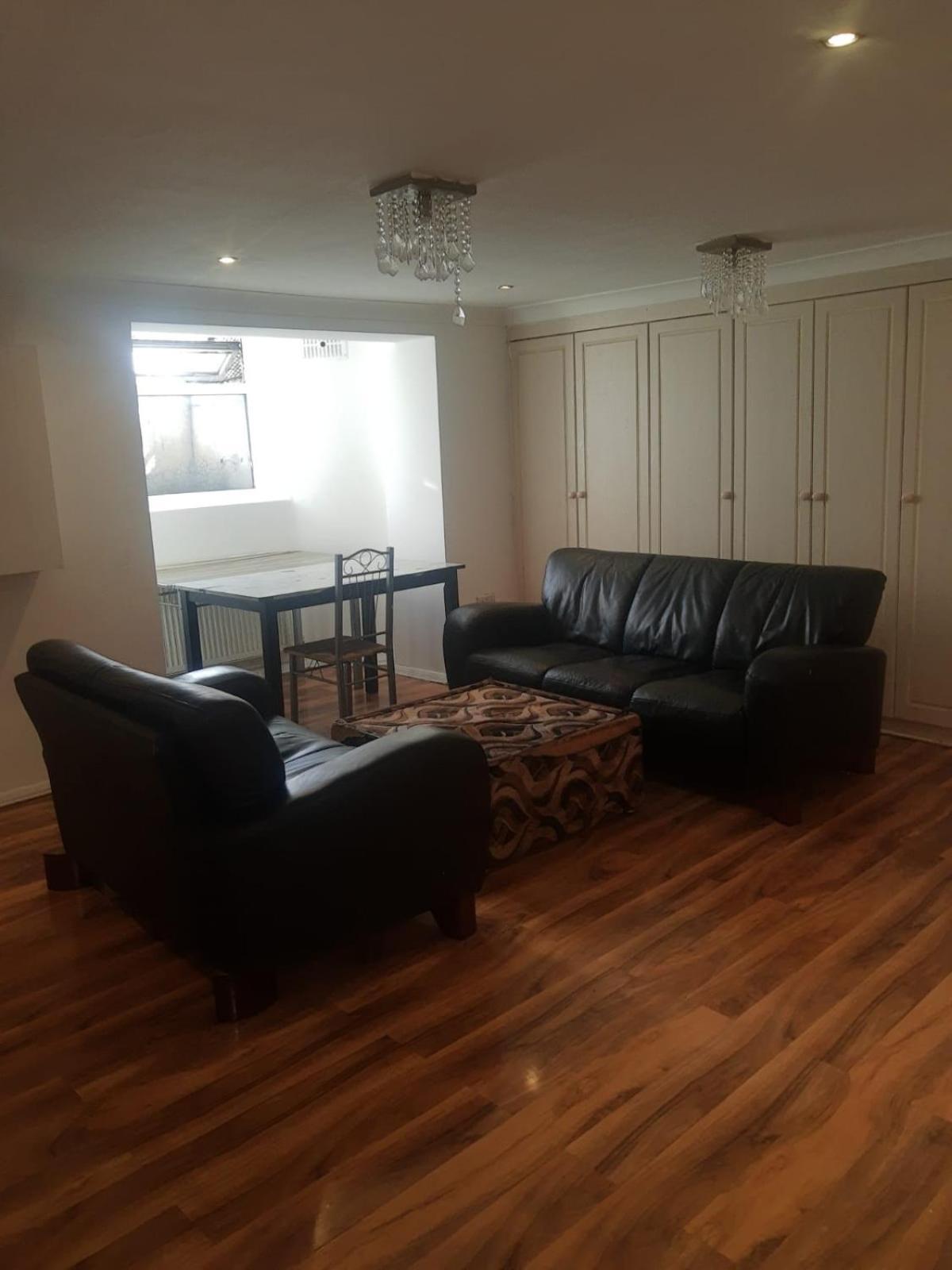 Rayan'S Lodge Stratford London Bagian luar foto